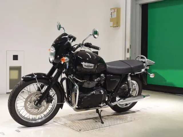 Triumph Bonneville T100 2011, чёрный, фото 4