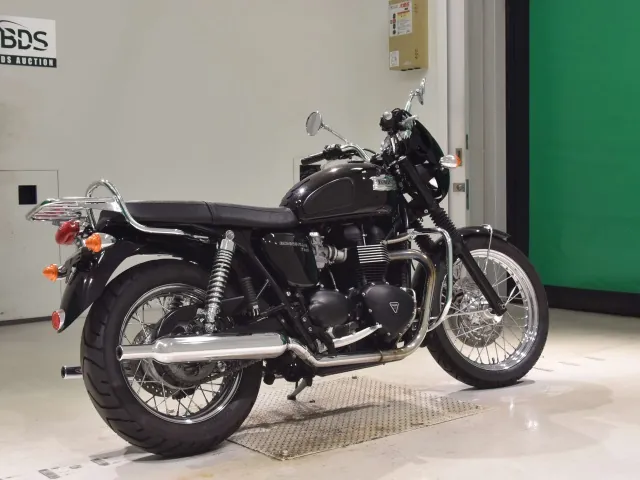 Triumph Bonneville T100 2011, чёрный, фото 5