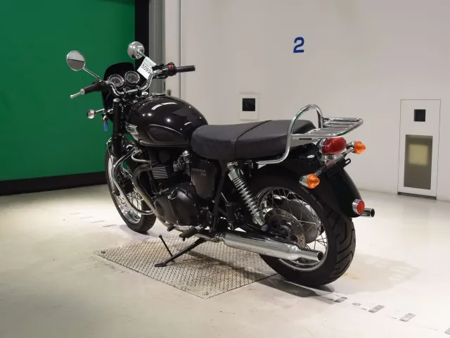 Triumph Bonneville T100 2011, чёрный, фото 6