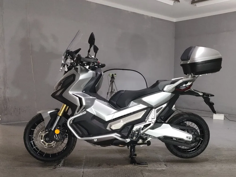 Honda X-ADV750 2018, серебристый, фото 2