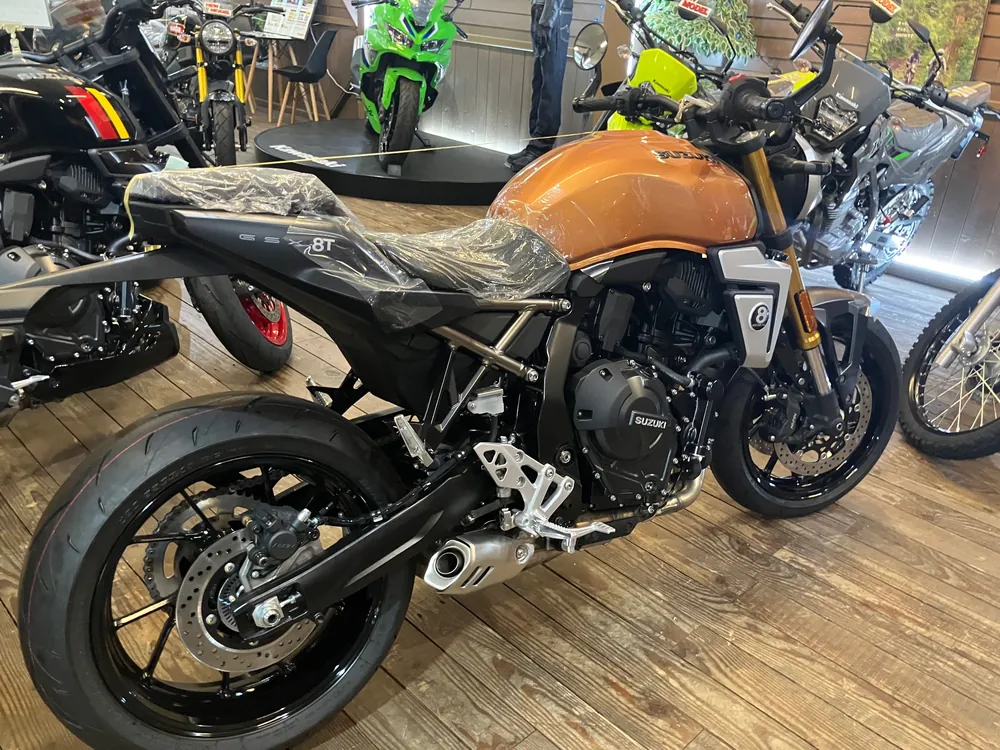 Suzuki Gsx-8T 2026, золотистый, фото 5