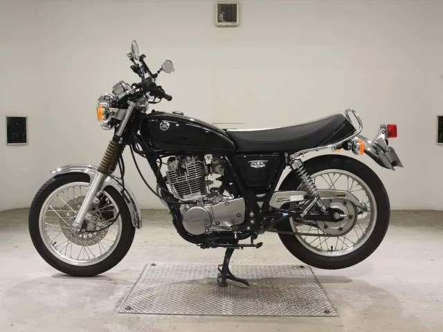 Yamaha SR400 2017, чёрный, фото 2
