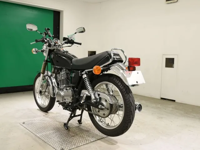 Yamaha SR400 2017, чёрный, фото 6