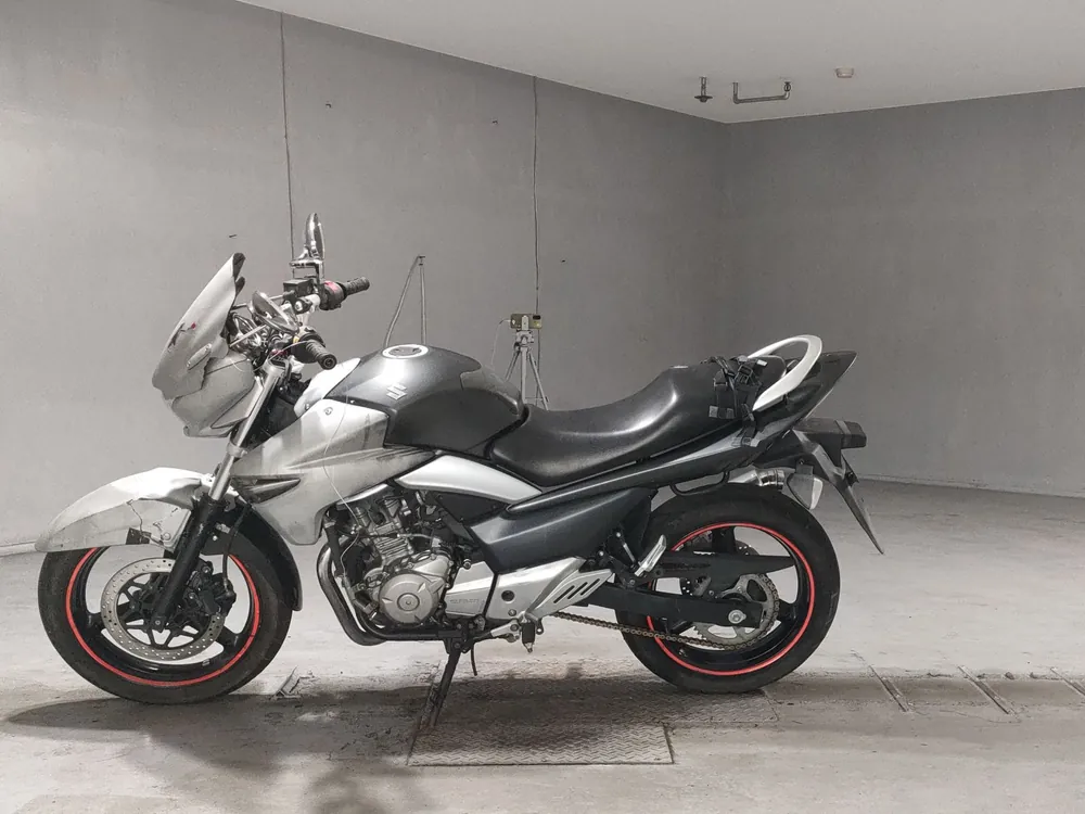 Suzuki GSR250S, серый, фото 2