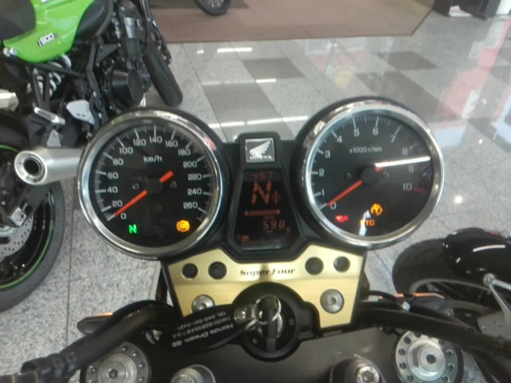 Honda CB1300 2023, p white / red, фото 3