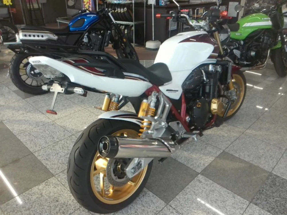Honda CB1300 2023, p white / red, фото 4