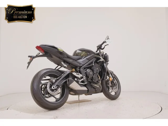 Triumph Street Triple RS 2026, чёрный, фото 5