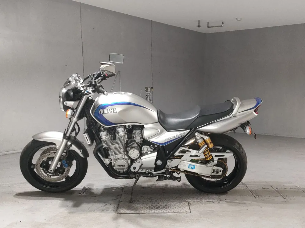 Yamaha XJR1300, серебристый, фото 2