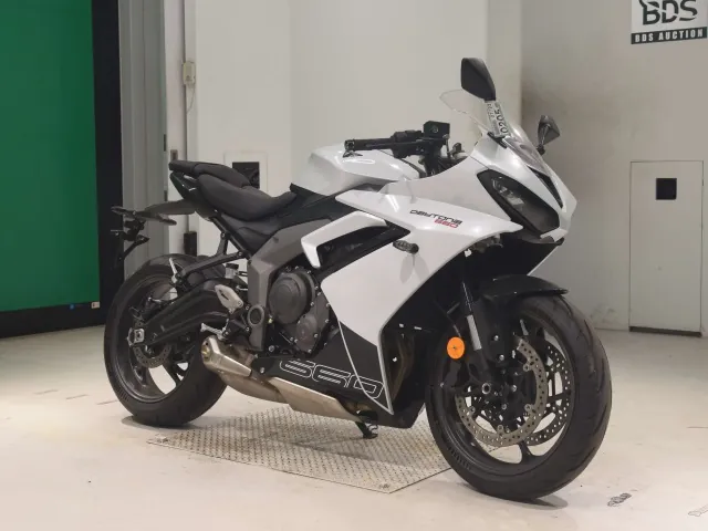 Triumph Daytona 660 2024, белый, фото 3