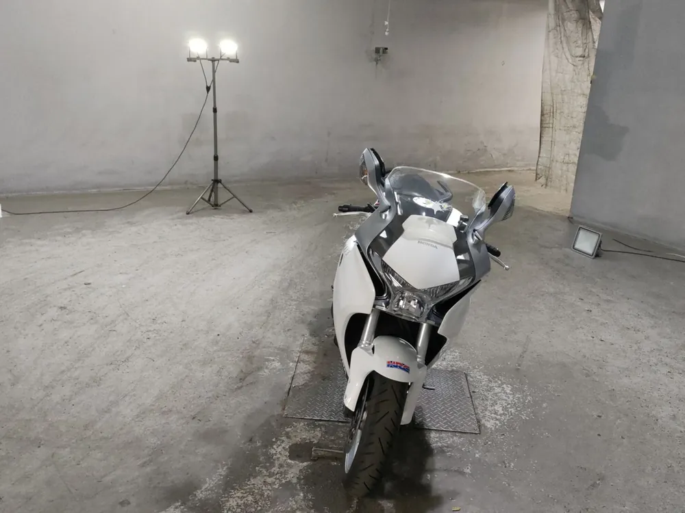 Honda Vfr1200Fd 2013, белый, фото 3