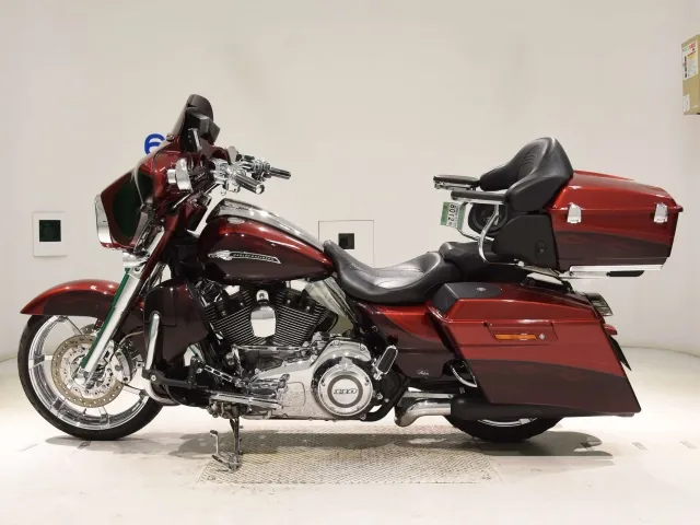 Harley-Davidson FLHXSE1800CVO 2012, красный, фото 2
