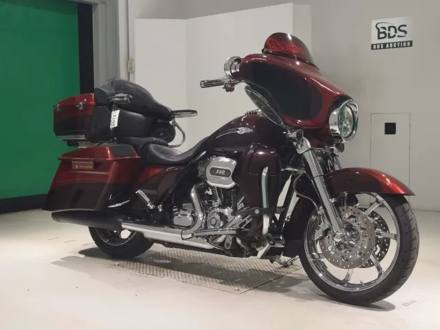 Harley-Davidson FLHXSE1800CVO 2012, красный, фото 3