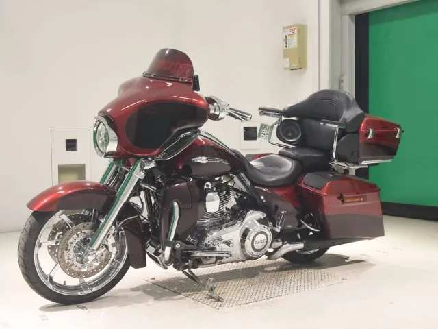 Harley-Davidson FLHXSE1800CVO 2012, красный, фото 4