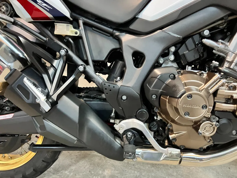 Honda Cfr1000 Africatwin 2016, tricolor color, фото 13