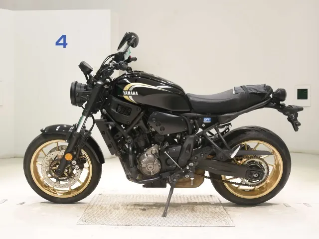Yamaha Xsr700-2 2022, black | gold, фото 2
