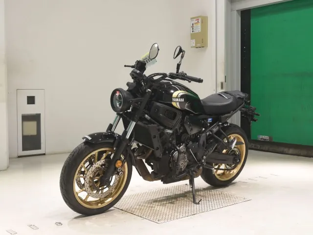 Yamaha Xsr700-2 2022, black | gold, фото 4