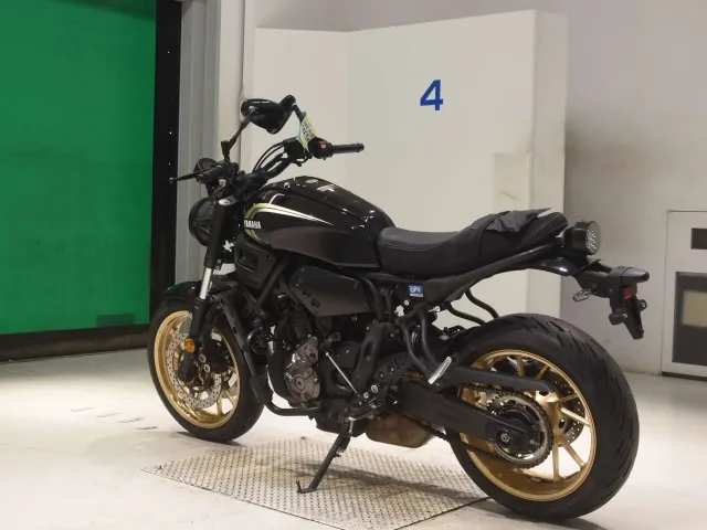 Yamaha Xsr700-2 2022, black | gold, фото 6