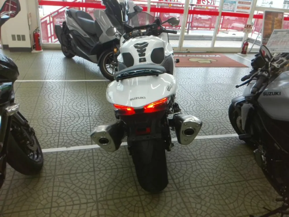 Suzuki Hayabusa 2021, белый, фото 5
