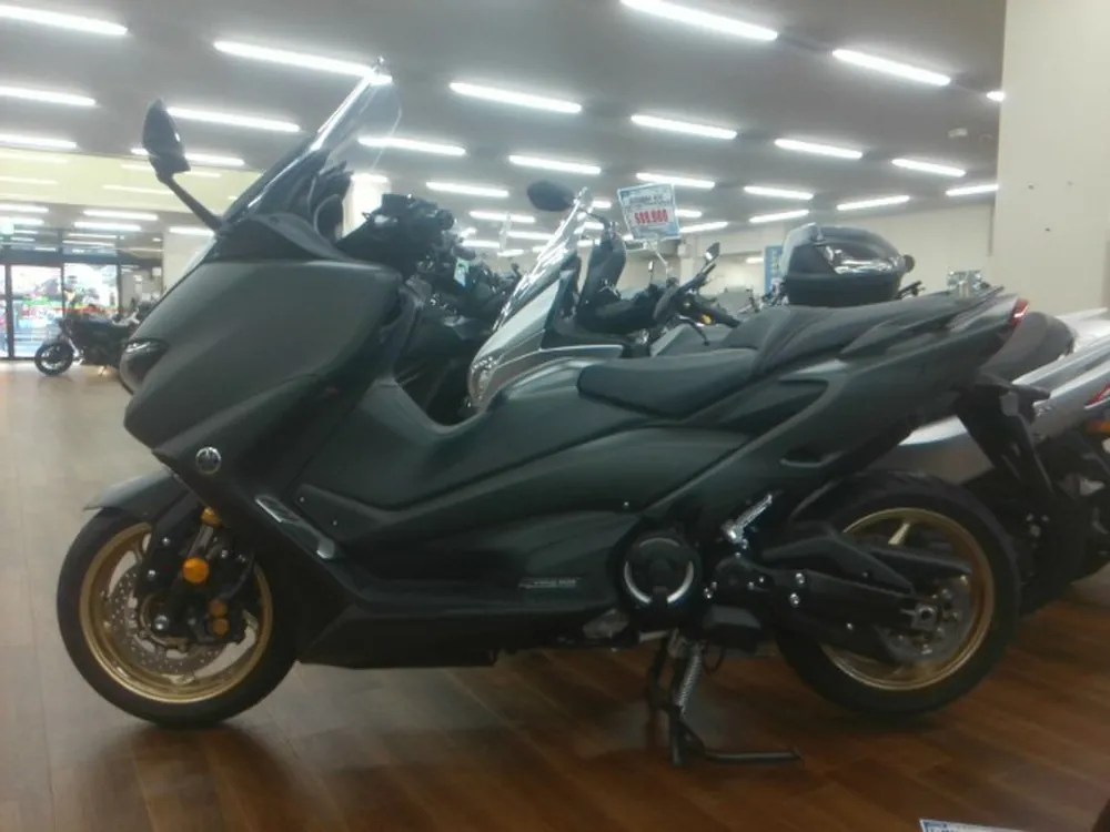 Yamaha TMAX560 2021, чёрный, серебристый, фото 2