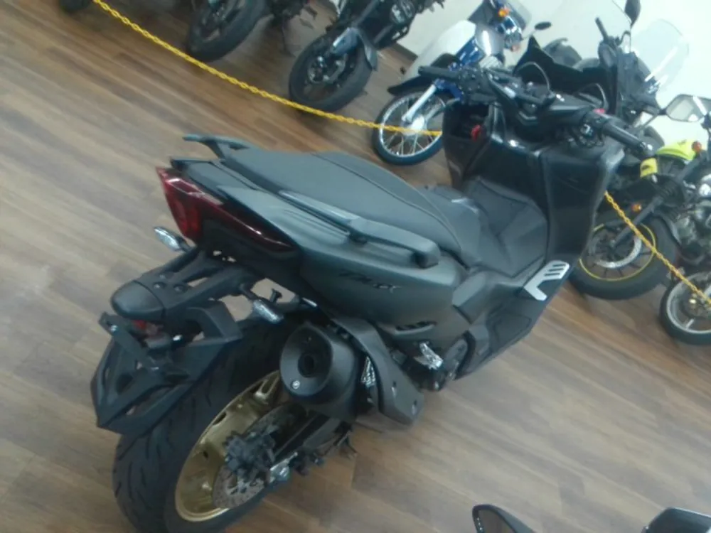 Yamaha TMAX560 2021, чёрный, серебристый, фото 5