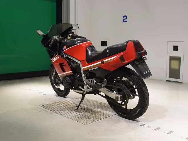 Suzuki GSX-R400 1984, red | black, фото 6
