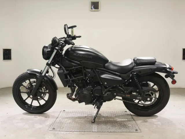 Kawasaki Eliminator 400SE 2023, matt black, фото 2