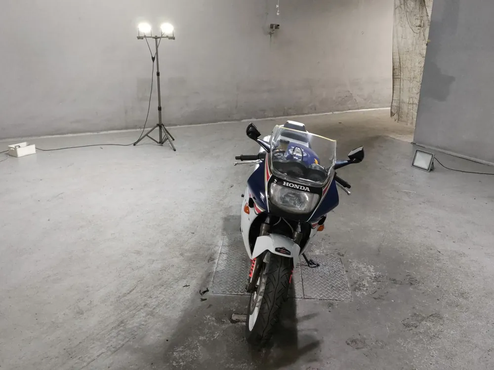 Honda VFR400R 1988, белый, синий, фото 3