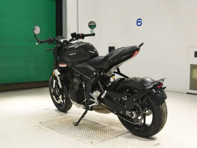 Triumph Trident 660 2023, чёрный, фото 6