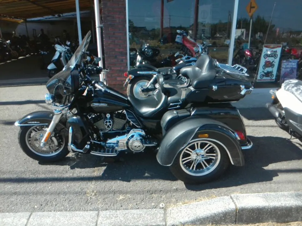Harley-Davidson FLHTCU 2015, чёрный, фото 2