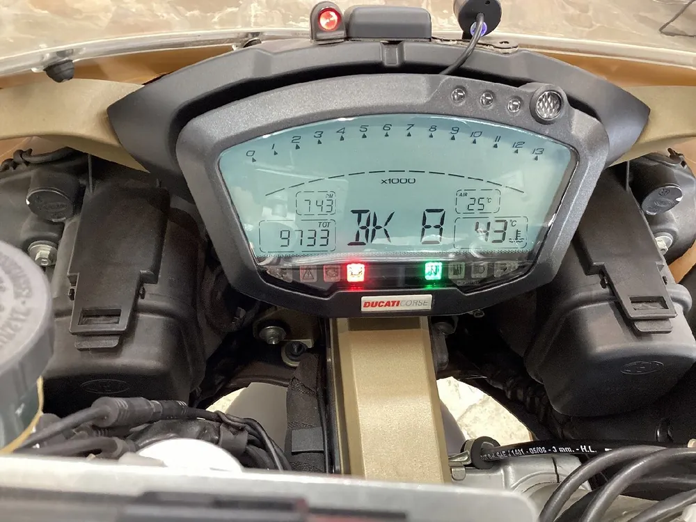 Ducati 848 2009, фото 8