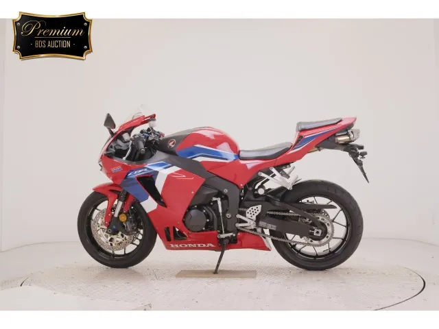 Honda CBR600RR 2021, белый, красный, синий, фото 2