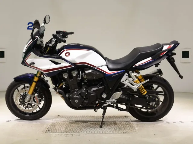 Honda CB1300 2023, white | red | blue, фото 2