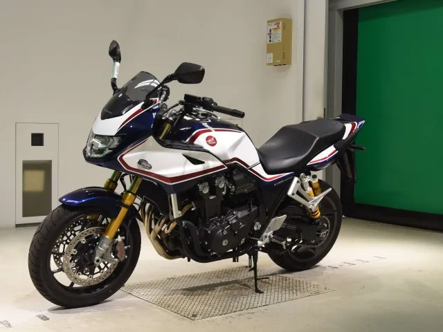 Honda CB1300 2023, white | red | blue, фото 4