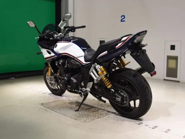 Honda CB1300 2023, white | red | blue, фото 6
