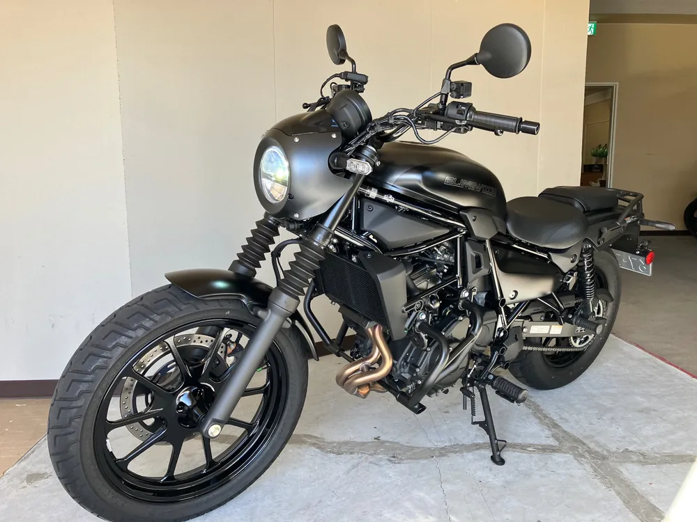 Kawasaki Eliminator 400SE 2023, чёрный, фото 4