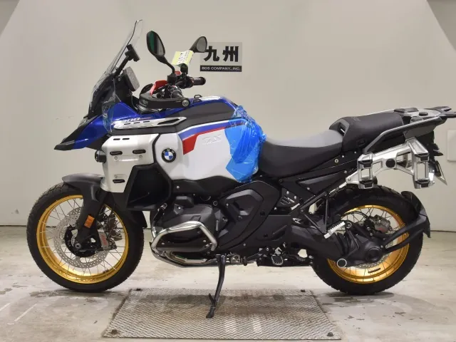 BMW R1300Gs Adv Asa 2026, white | red | blue, фото 2