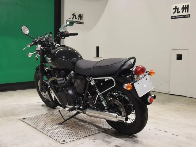 Triumph Bonneville T100 2013, чёрный, фото 6