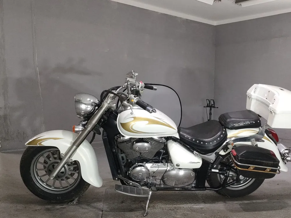 Suzuki Intruder 400 Classic 2010, white / gold, фото 2