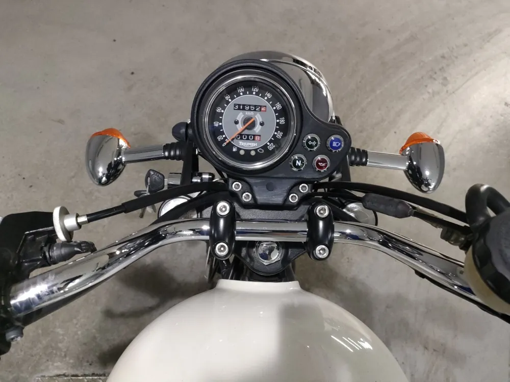 Triumph Bonneville Se 2009, белый, фото 5