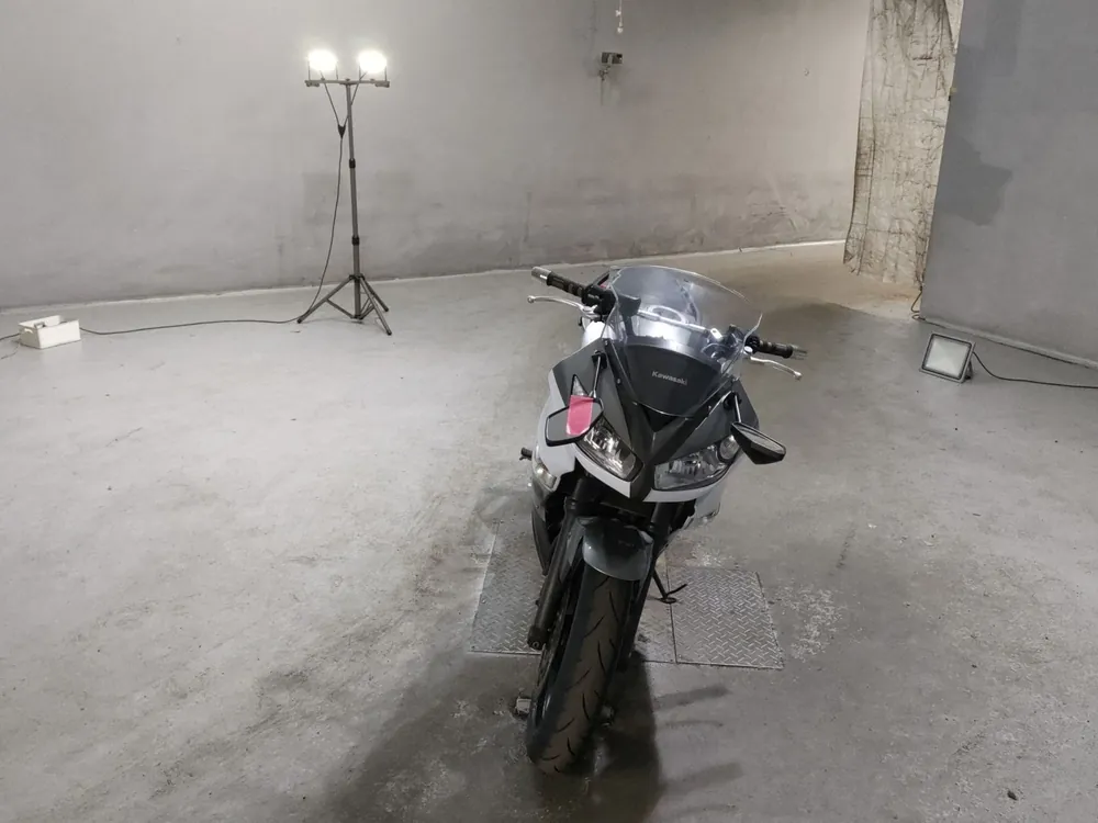Kawasaki Ninja 400R 2015, белый, серебристый, фото 3