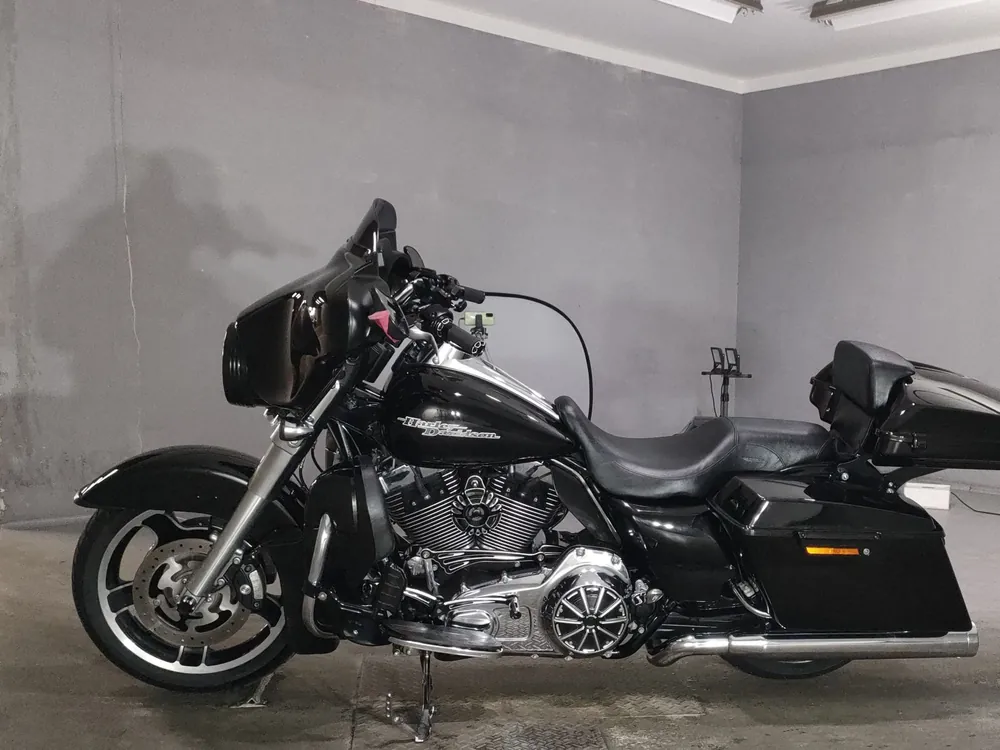 Harley-Davidson Street Glide FLHX1580 2010, чёрный, фото 2