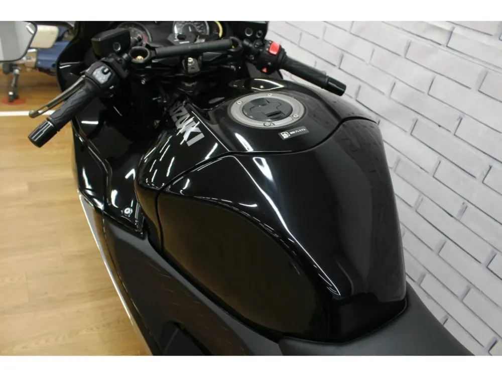 Suzuki Hayabusa 2021, чёрный, оранжевый, фото 2