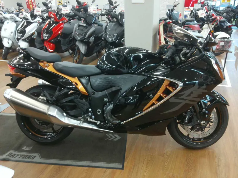 Suzuki Hayabusa 2021, чёрный, оранжевый, фото 7