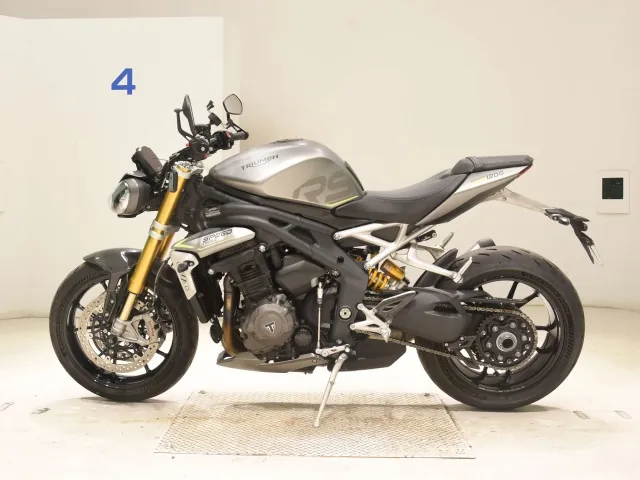Triumph Speed Triple RS 2021, matt silver, фото 2