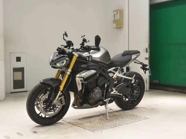 Triumph Speed Triple RS 2021, matt silver, фото 4