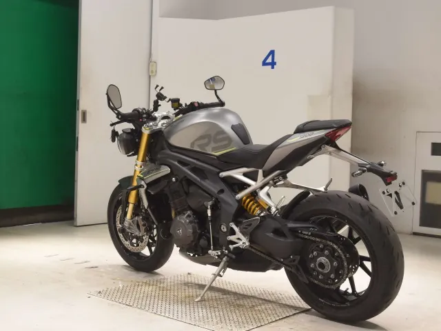 Triumph Speed Triple RS 2021, matt silver, фото 6