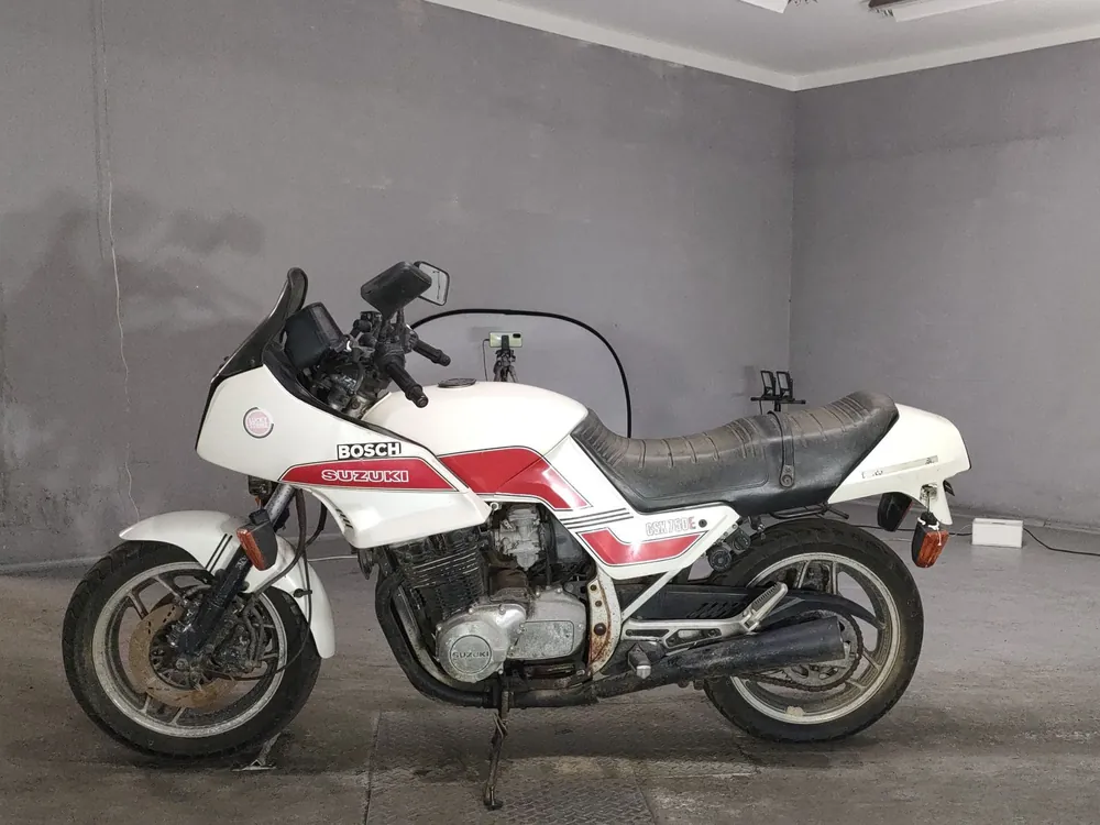 Suzuki GSX750S Katana 1984, белый, фото 2