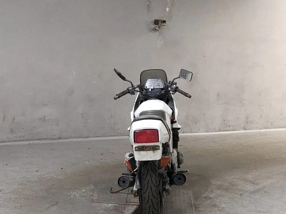 Suzuki GSX750S Katana 1984, белый, фото 4