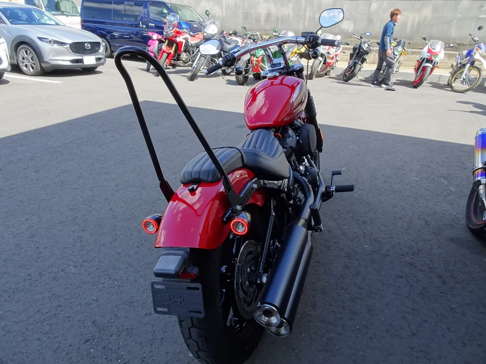 Harley-Davidson FXBBS 2023, красный, фото 5