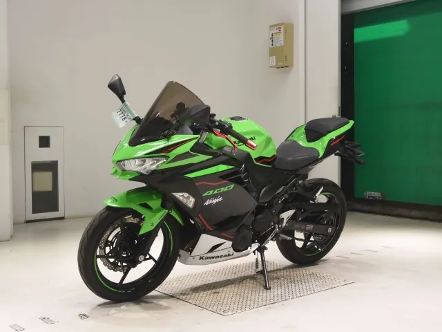 Kawasaki Ninja 400 2021, black | green, фото 4